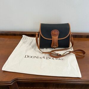 VTG 1990s Dooney & Bourke All Weather Leather Medium Essex Bag Black/Tan Trim